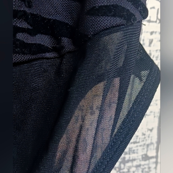 Black Puffy Sleeve Thong Bodysuit - Medium - Picture 4 of 6